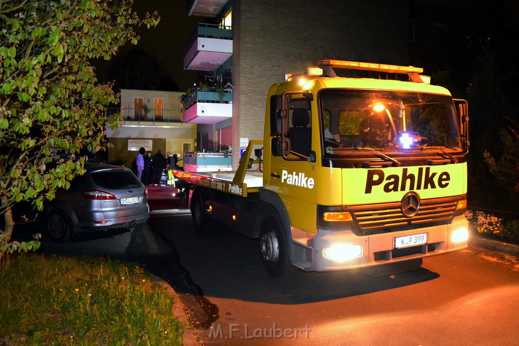 Pkw gegen Balkon Koeln Suerth Zum Keltershof P26.JPG - Miklos Laubert